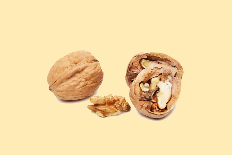 مضرات گردوی خارجی